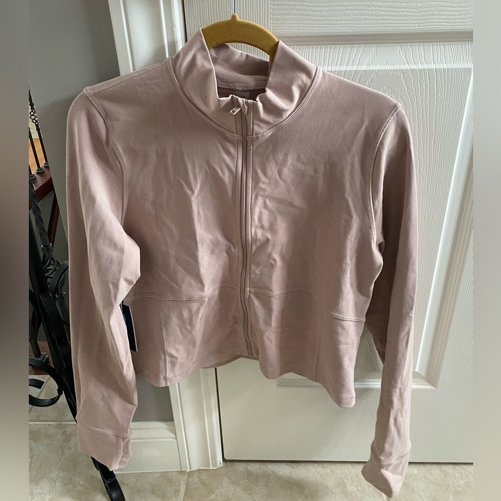 Aritzis TnAction long sleeve zip up croppped